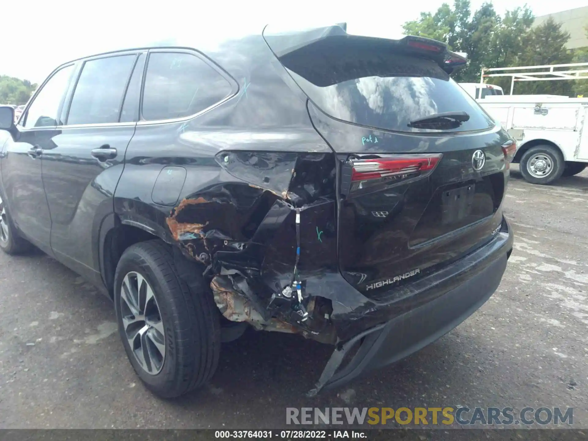 6 Photograph of a damaged car 5TDGZRBH9LS507881 TOYOTA HIGHLANDER 2020