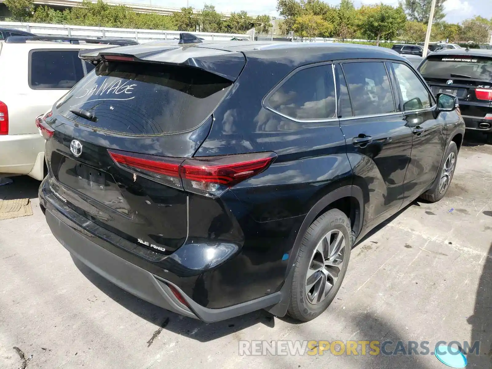 4 Photograph of a damaged car 5TDGZRBHXLS019202 TOYOTA HIGHLANDER 2020