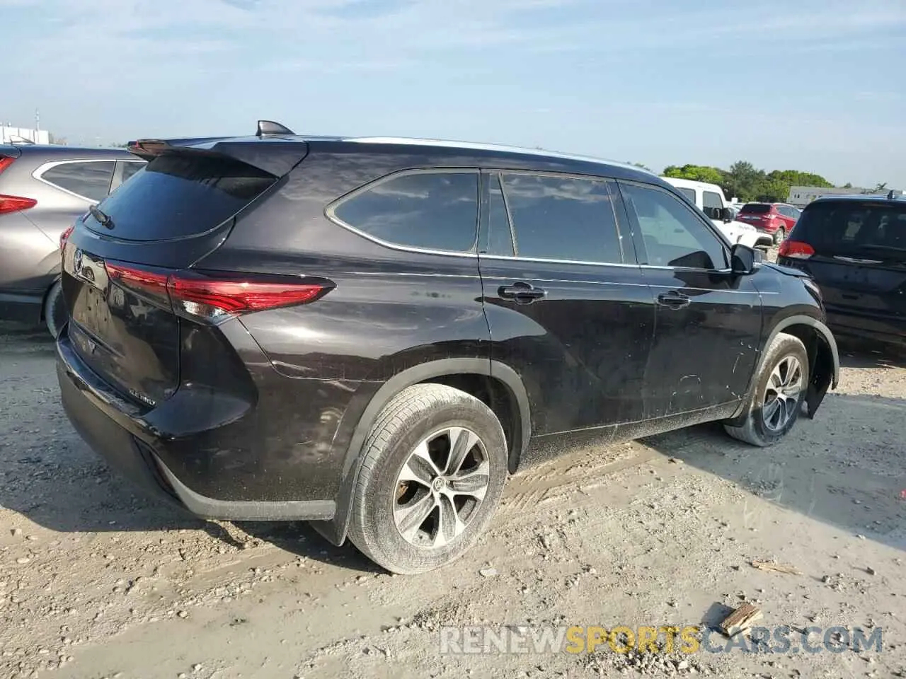 3 Photograph of a damaged car 5TDGZRBHXLS043872 TOYOTA HIGHLANDER 2020