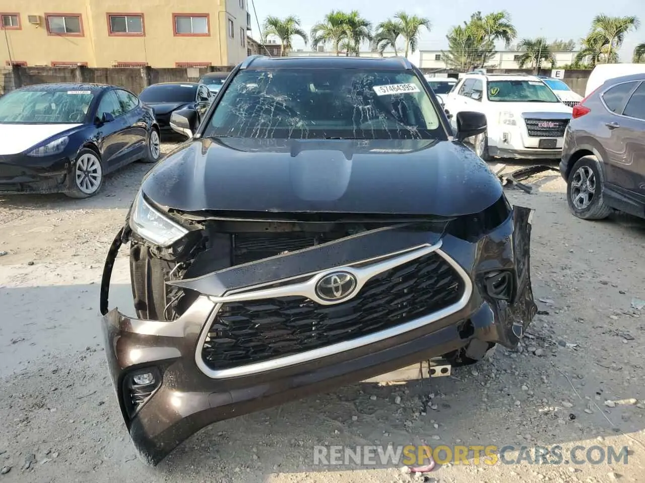 5 Photograph of a damaged car 5TDGZRBHXLS043872 TOYOTA HIGHLANDER 2020