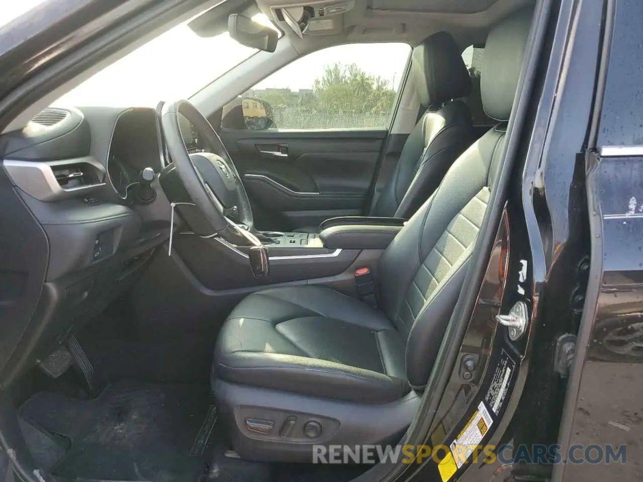 7 Photograph of a damaged car 5TDGZRBHXLS043872 TOYOTA HIGHLANDER 2020