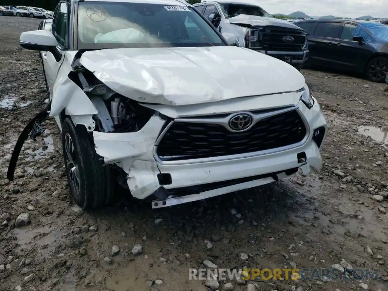 9 Photograph of a damaged car 5TDGZRBHXLS051549 TOYOTA HIGHLANDER 2020