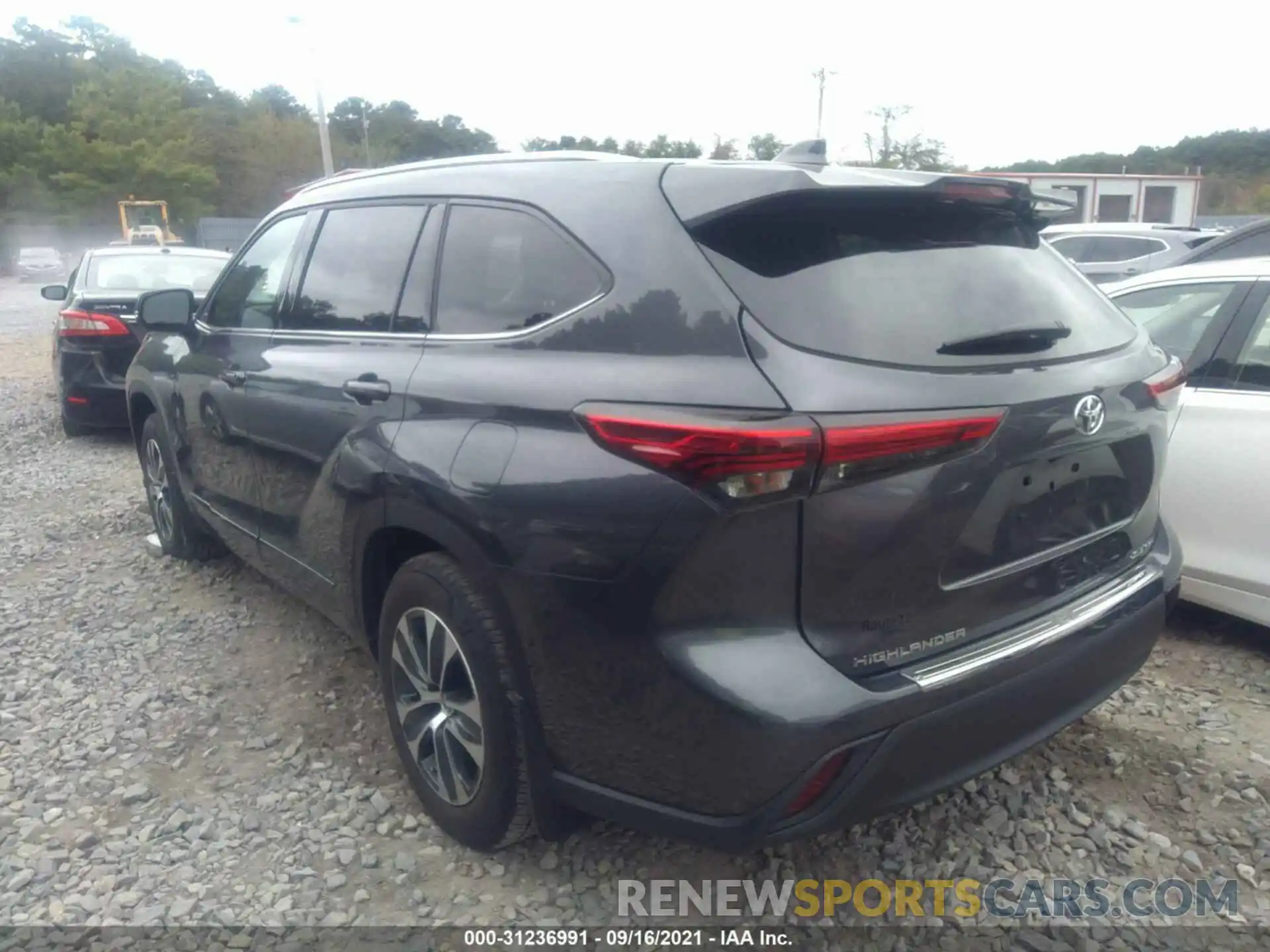 3 Photograph of a damaged car 5TDGZRBHXLS517626 TOYOTA HIGHLANDER 2020