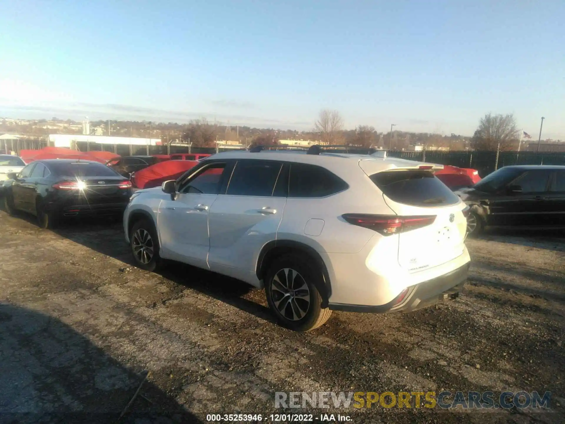 3 Photograph of a damaged car 5TDHARAH4LS500723 TOYOTA HIGHLANDER 2020