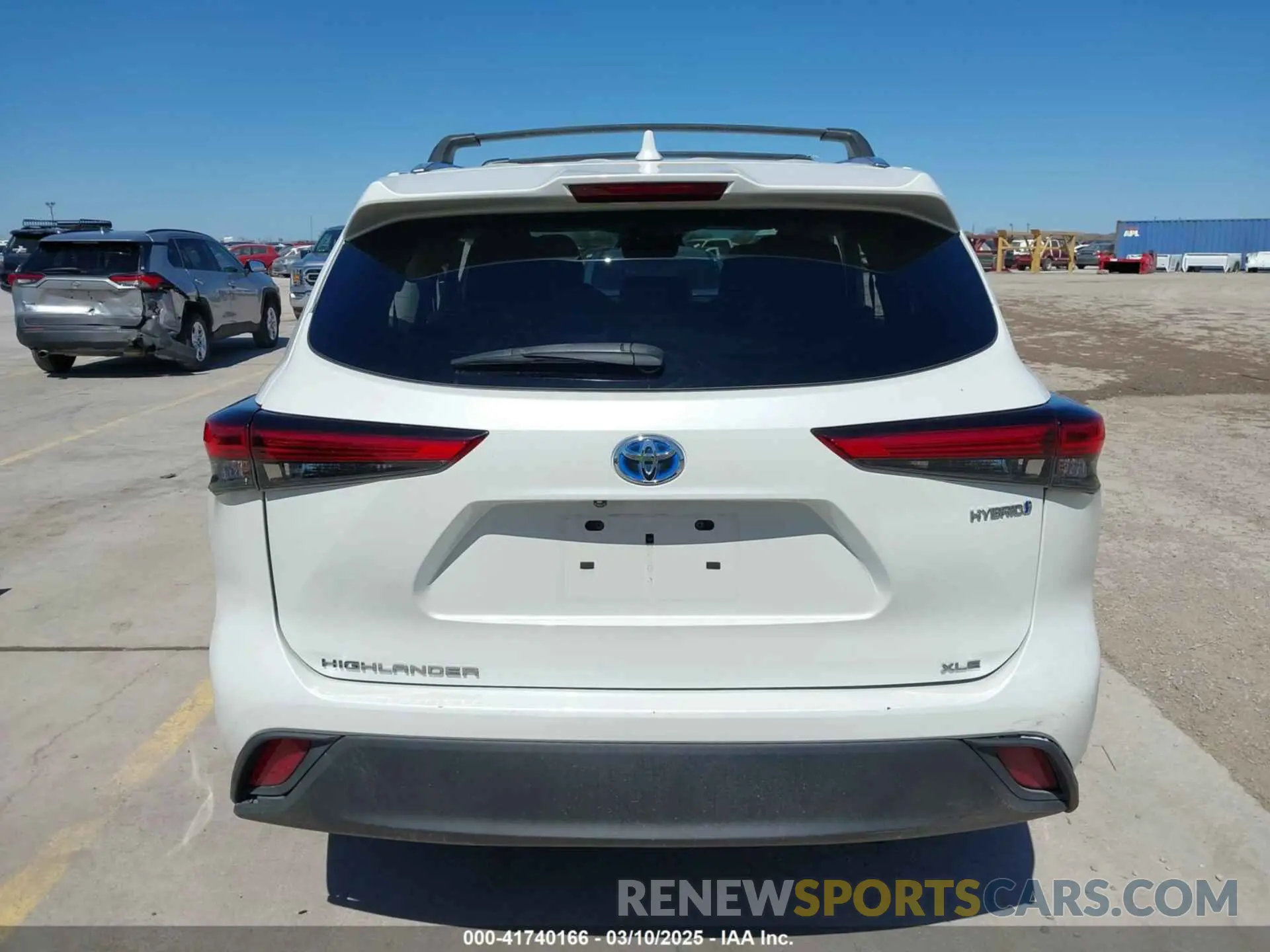 17 Photograph of a damaged car 5TDHARAH6LS501582 TOYOTA HIGHLANDER 2020