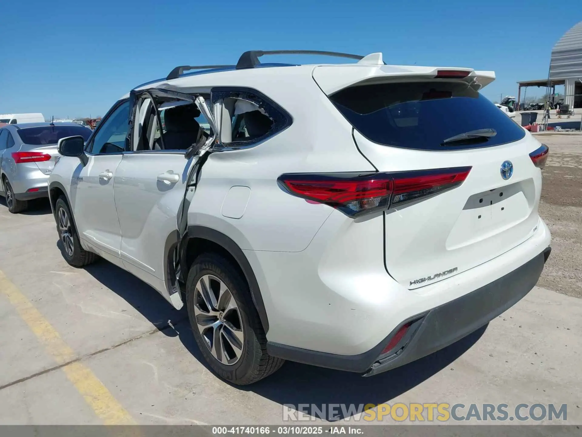 3 Photograph of a damaged car 5TDHARAH6LS501582 TOYOTA HIGHLANDER 2020