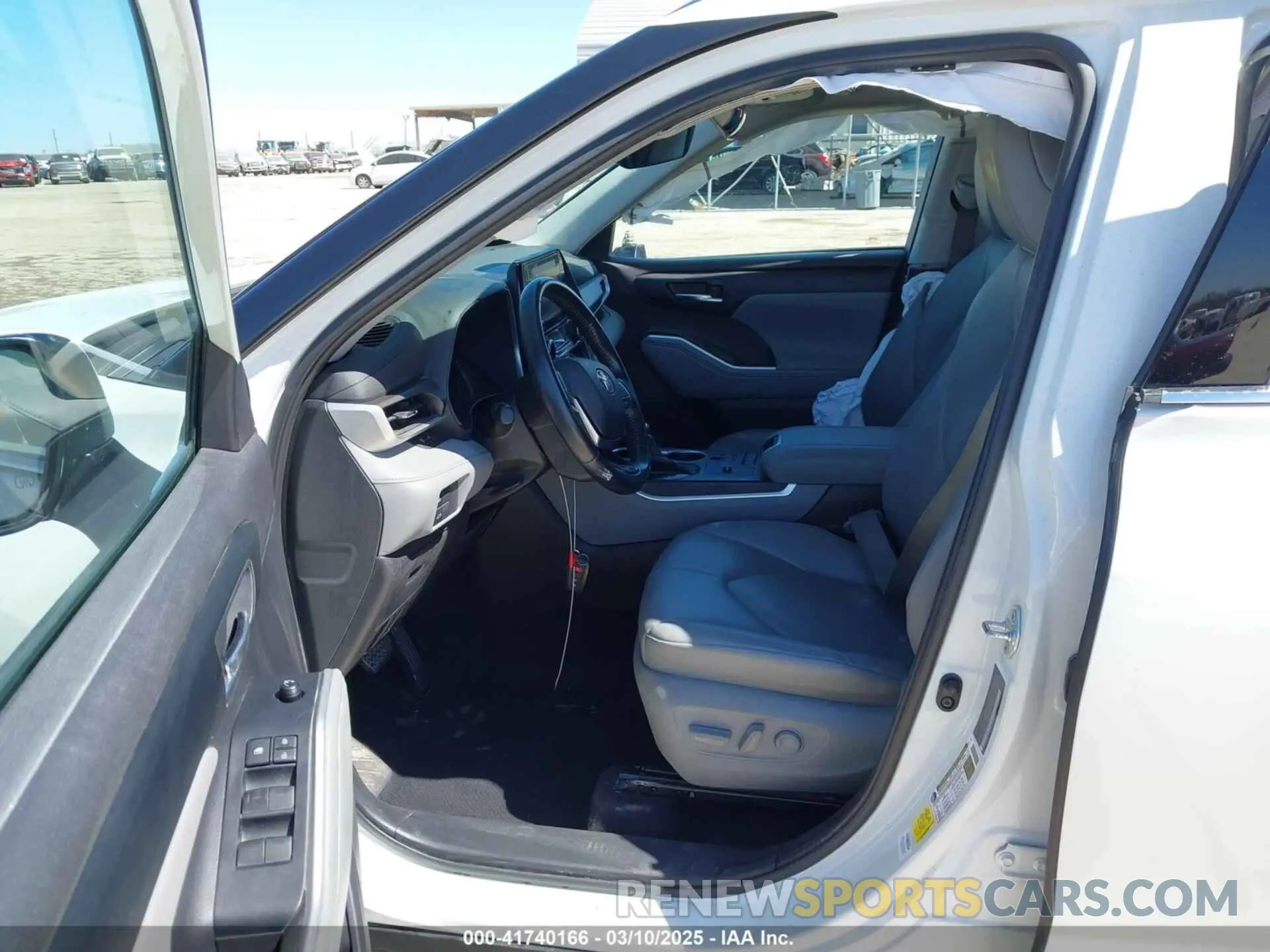 5 Photograph of a damaged car 5TDHARAH6LS501582 TOYOTA HIGHLANDER 2020