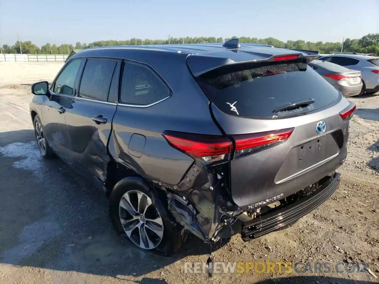 3 Photograph of a damaged car 5TDHBRCH0LS000519 TOYOTA HIGHLANDER 2020