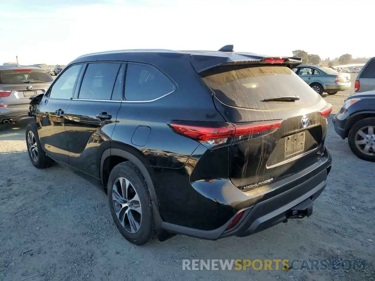 3 Photograph of a damaged car 5TDHBRCH0LS505315 TOYOTA HIGHLANDER 2020