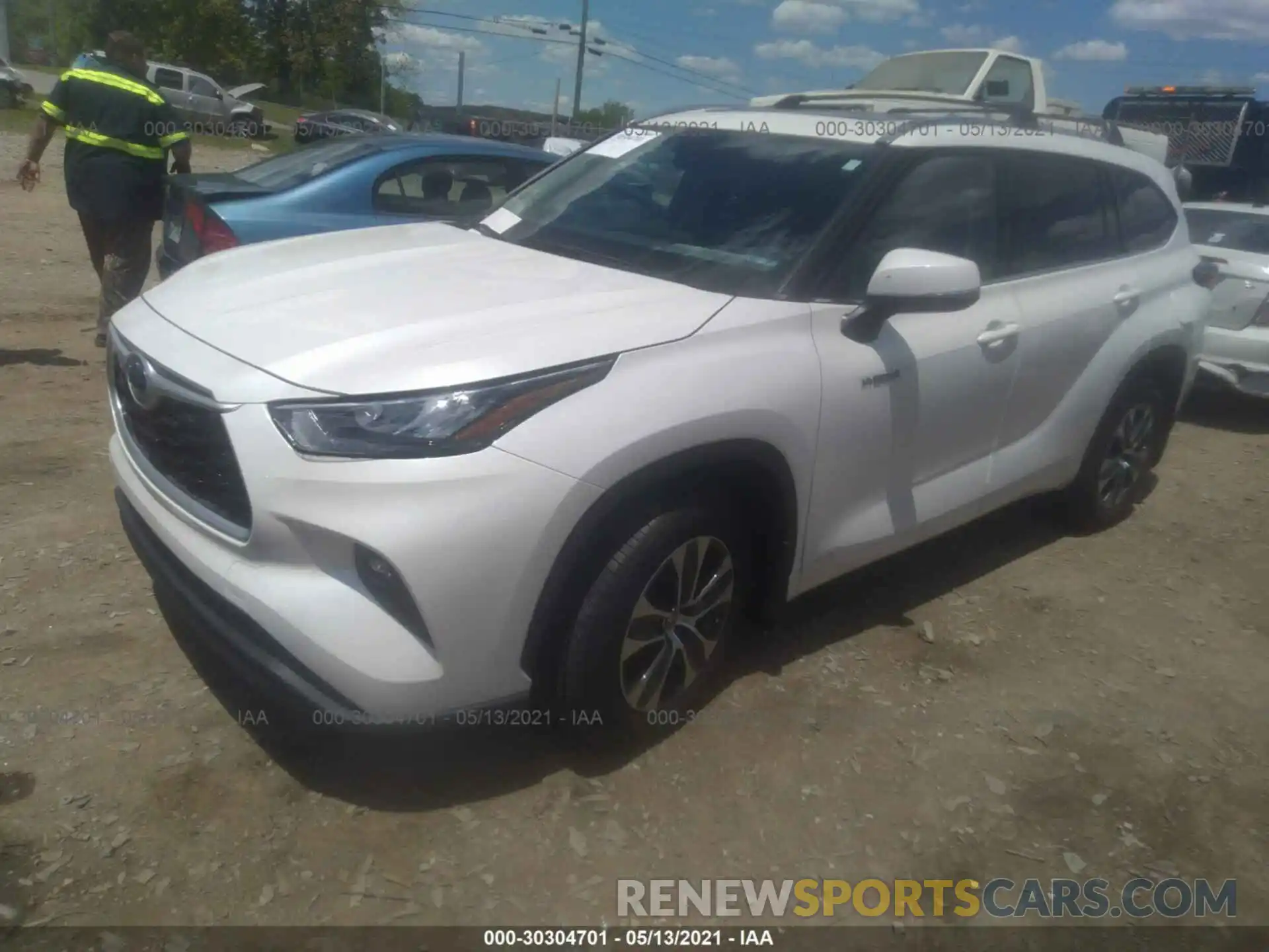 2 Photograph of a damaged car 5TDHBRCH0LS511177 TOYOTA HIGHLANDER 2020