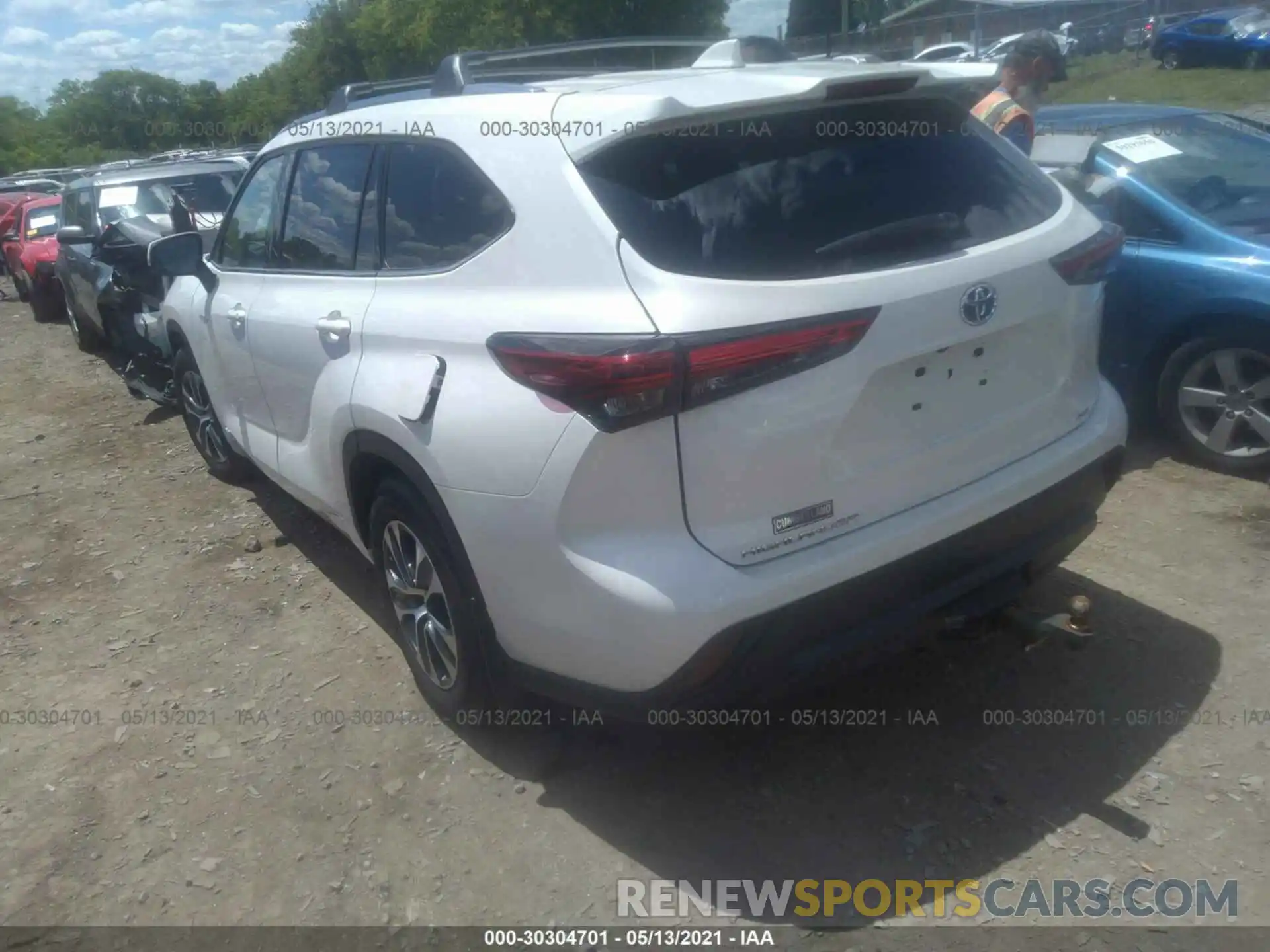 3 Photograph of a damaged car 5TDHBRCH0LS511177 TOYOTA HIGHLANDER 2020