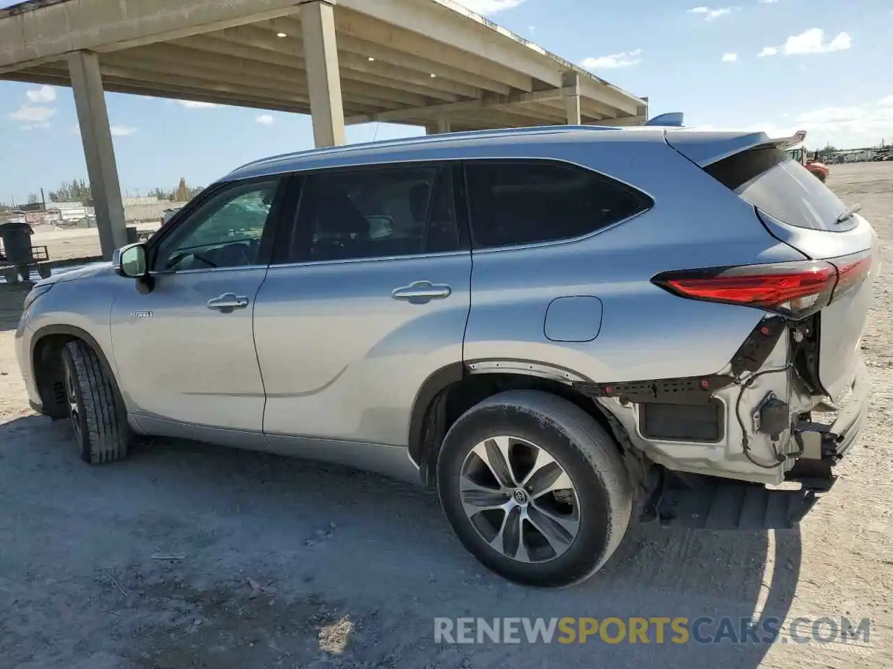 2 Photograph of a damaged car 5TDHBRCH0LS513253 TOYOTA HIGHLANDER 2020