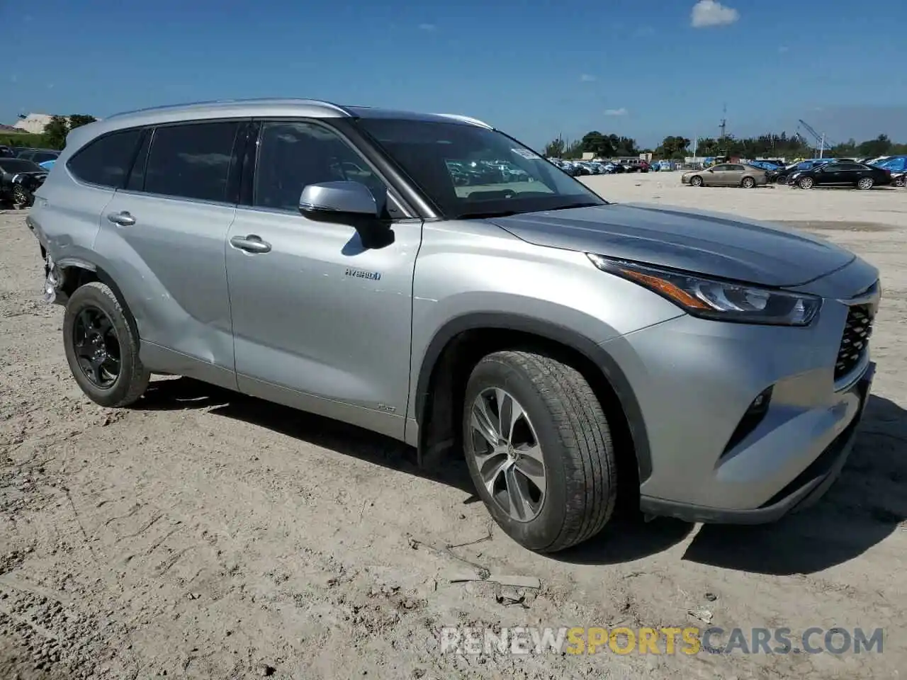 4 Photograph of a damaged car 5TDHBRCH0LS513253 TOYOTA HIGHLANDER 2020