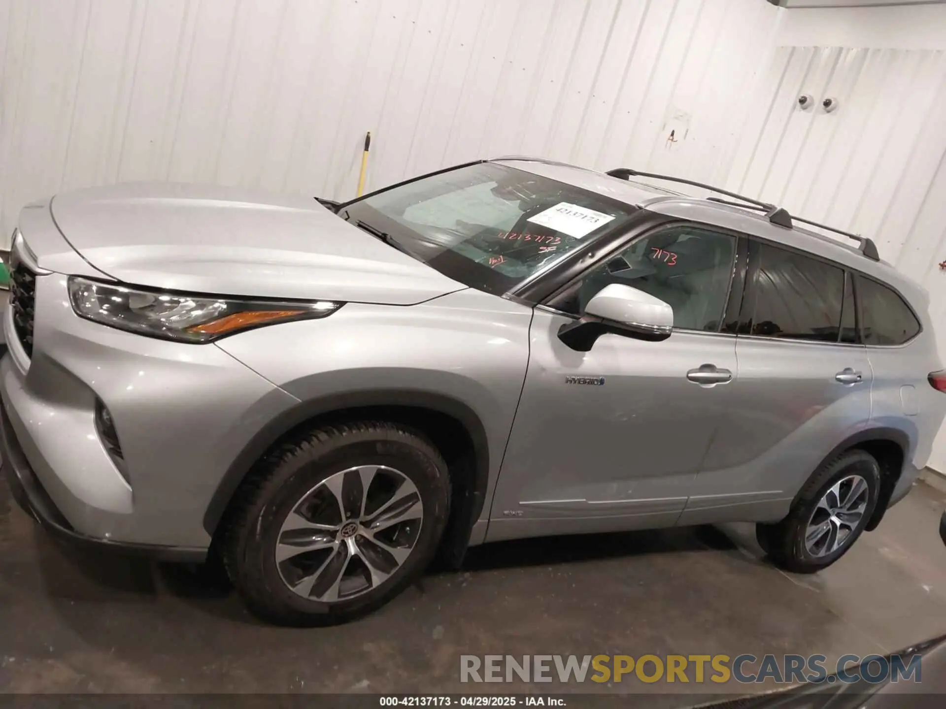 14 Photograph of a damaged car 5TDHBRCH0LS514290 TOYOTA HIGHLANDER 2020