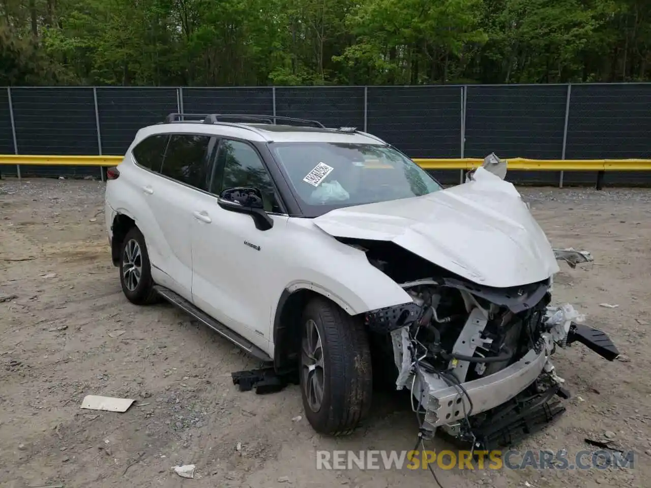 1 Photograph of a damaged car 5TDHBRCH1LS502844 TOYOTA HIGHLANDER 2020