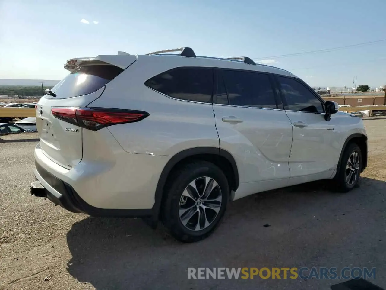 3 Photograph of a damaged car 5TDHBRCH1LS508837 TOYOTA HIGHLANDER 2020