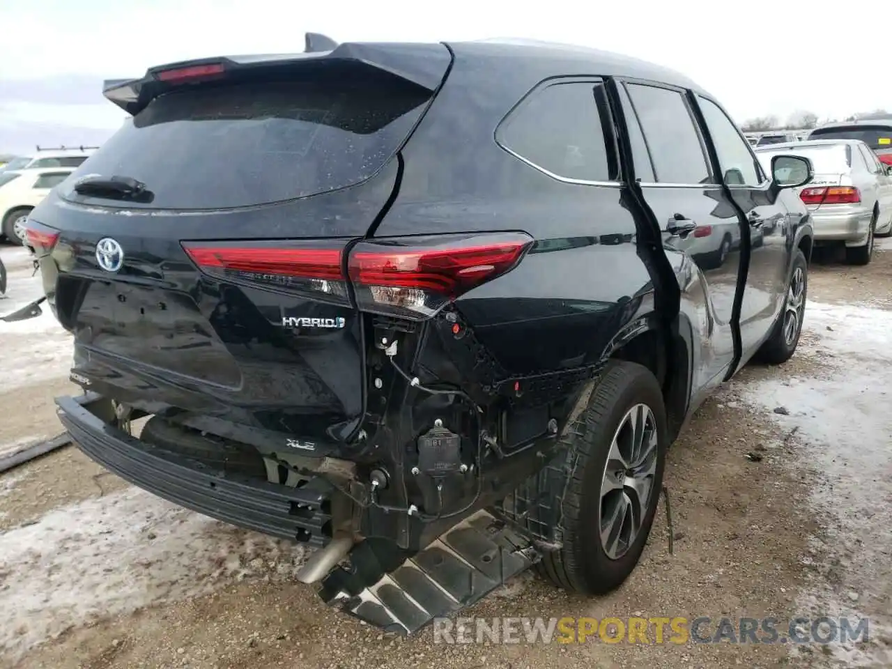 4 Photograph of a damaged car 5TDHBRCH1LS511768 TOYOTA HIGHLANDER 2020