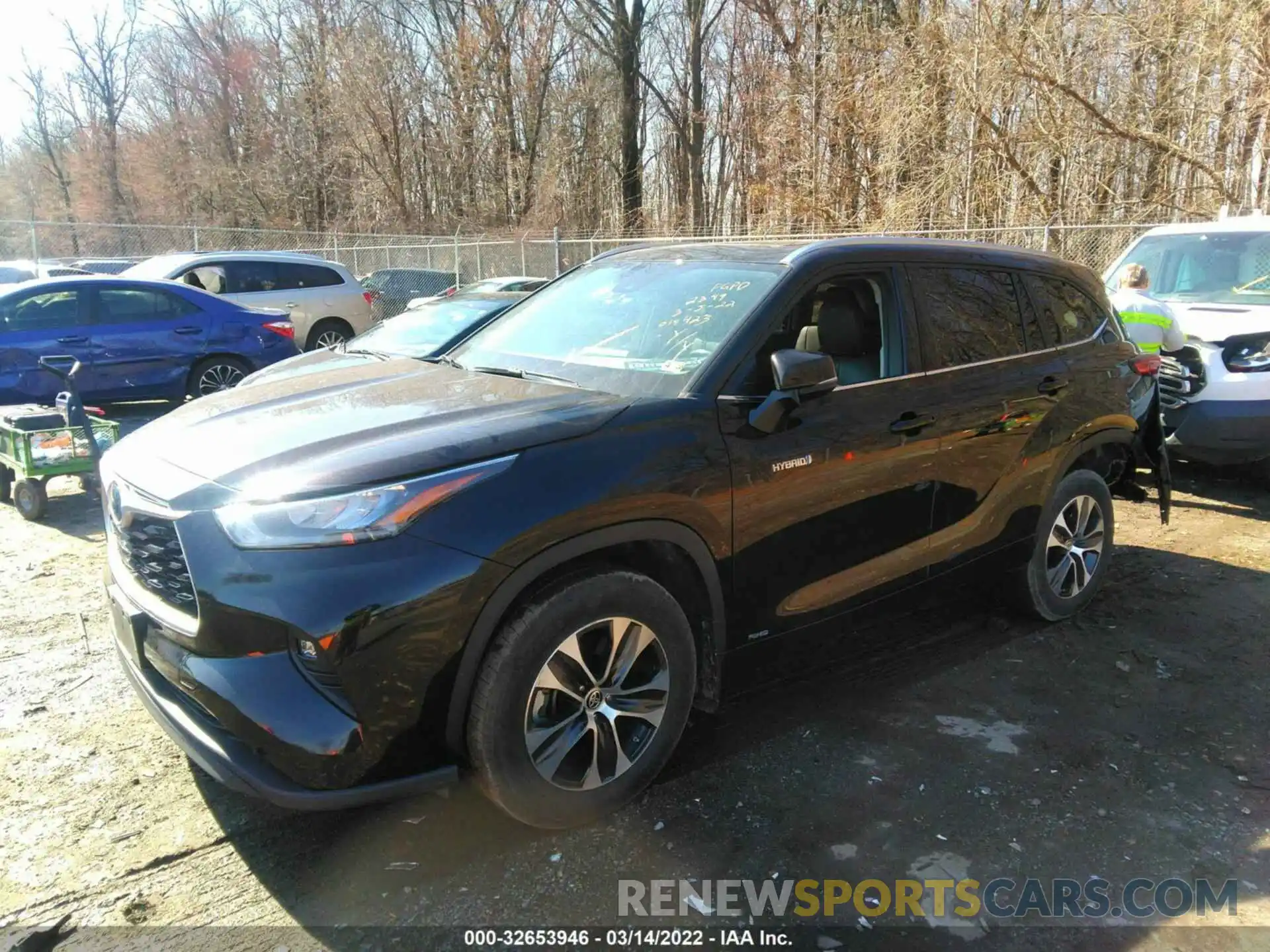 2 Photograph of a damaged car 5TDHBRCH2LS014423 TOYOTA HIGHLANDER 2020