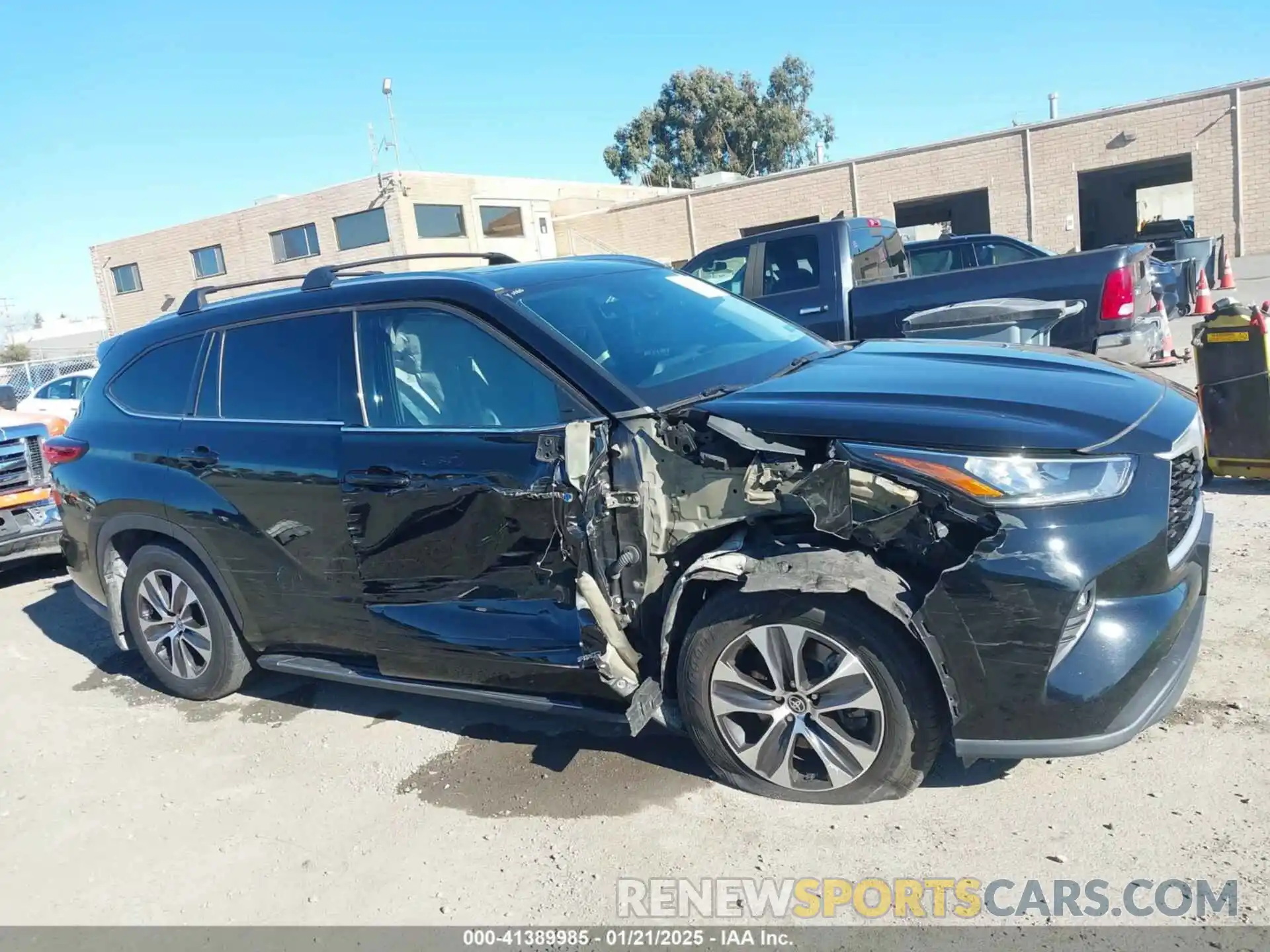 13 Photograph of a damaged car 5TDHBRCH3LS000871 TOYOTA HIGHLANDER 2020