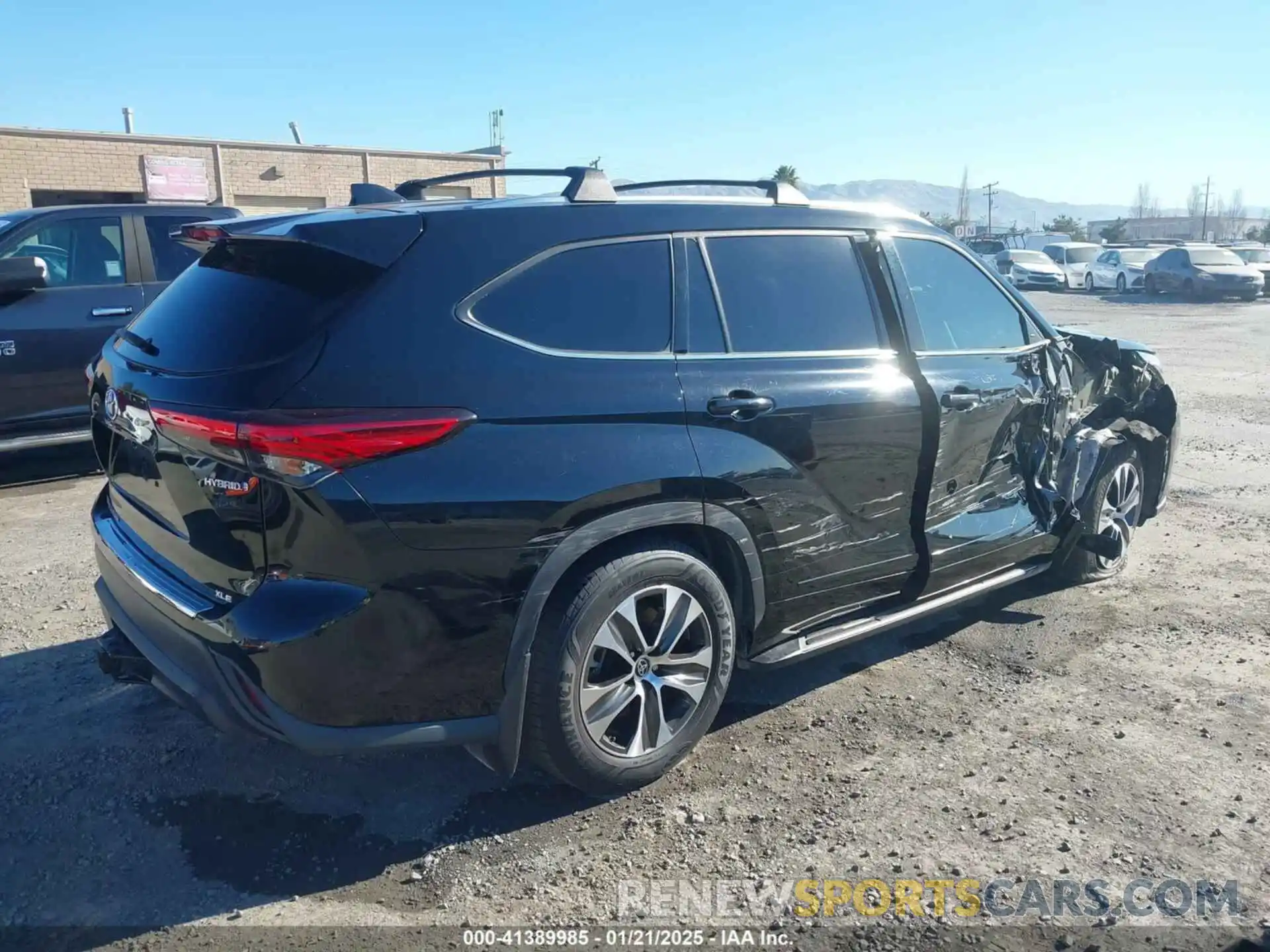 4 Photograph of a damaged car 5TDHBRCH3LS000871 TOYOTA HIGHLANDER 2020