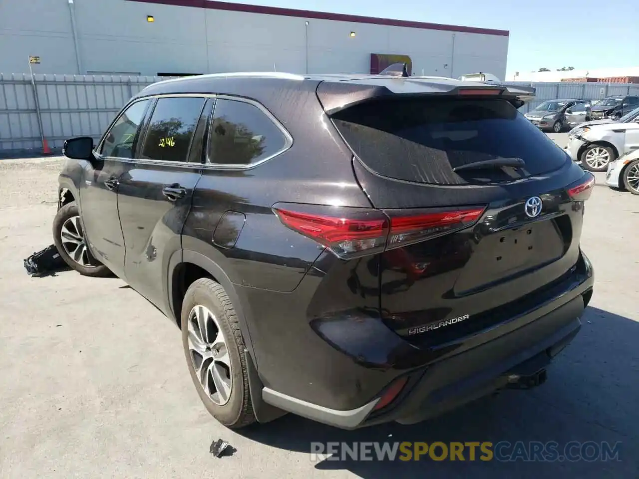 3 Photograph of a damaged car 5TDHBRCH3LS001289 TOYOTA HIGHLANDER 2020