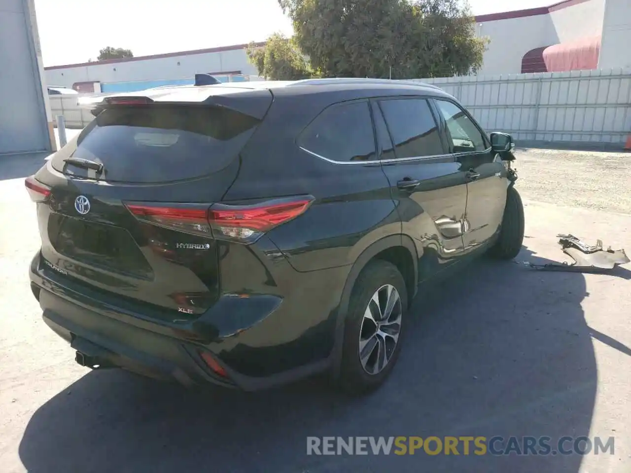 4 Photograph of a damaged car 5TDHBRCH3LS001289 TOYOTA HIGHLANDER 2020