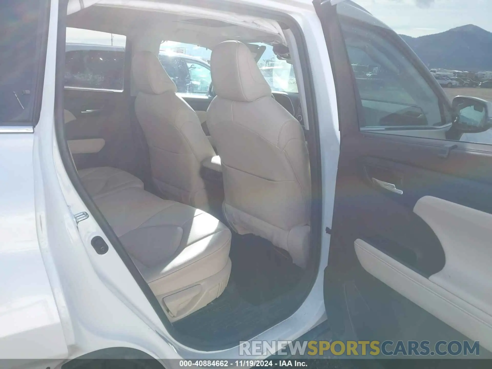 8 Photograph of a damaged car 5TDHBRCH3LS500464 TOYOTA HIGHLANDER 2020