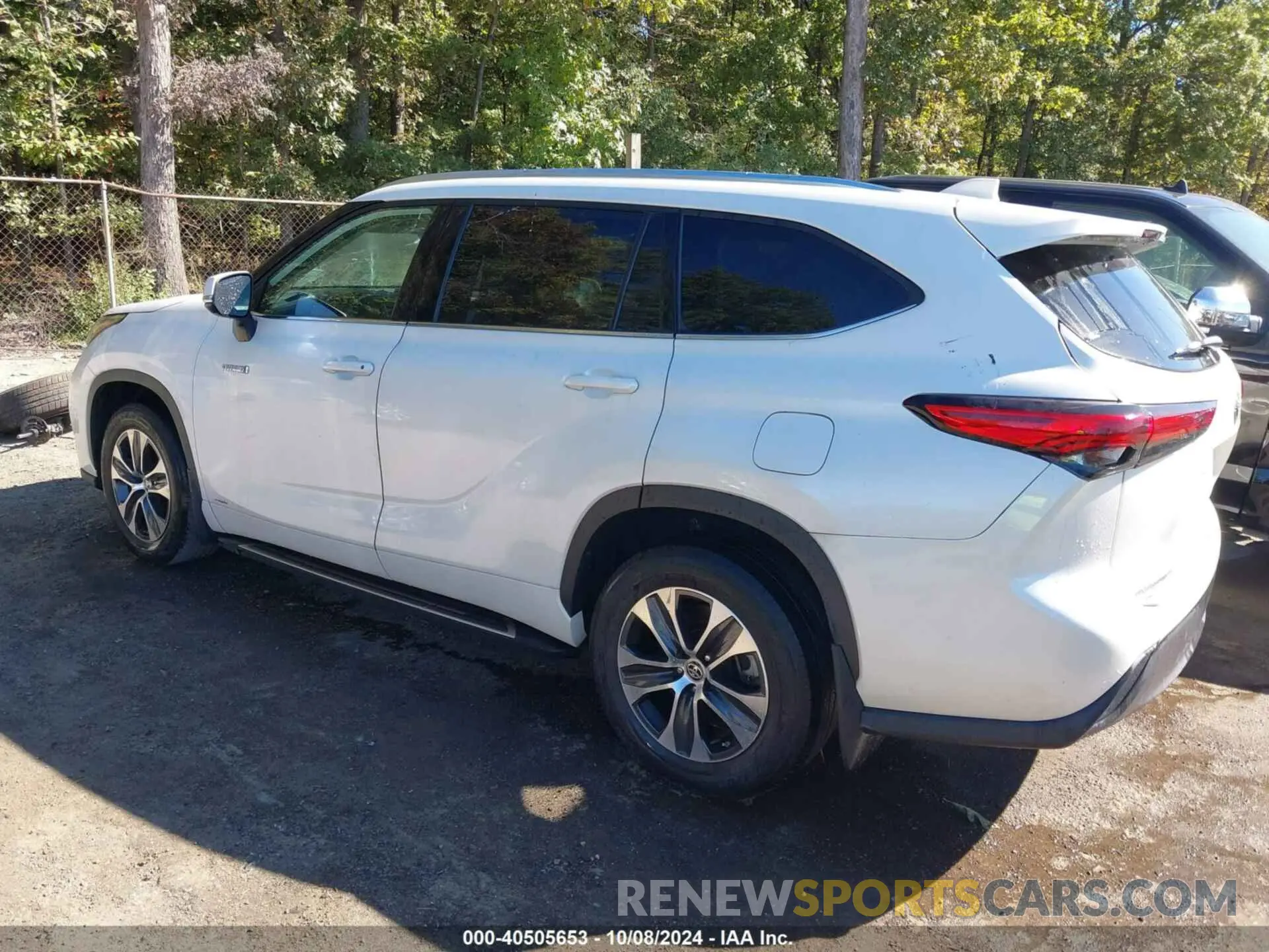 3 Photograph of a damaged car 5TDHBRCH3LS508354 TOYOTA HIGHLANDER 2020