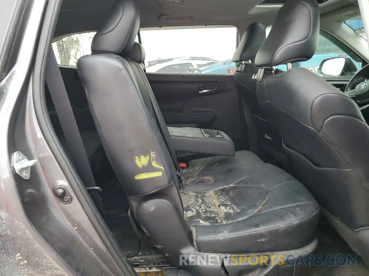 11 Photograph of a damaged car 5TDHBRCH3LS510086 TOYOTA HIGHLANDER 2020