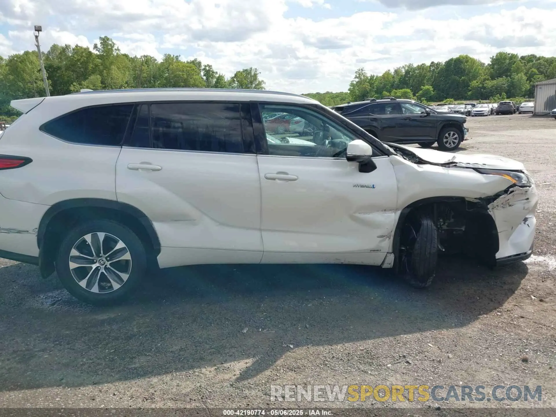 13 Photograph of a damaged car 5TDHBRCH3LS510590 TOYOTA HIGHLANDER 2020