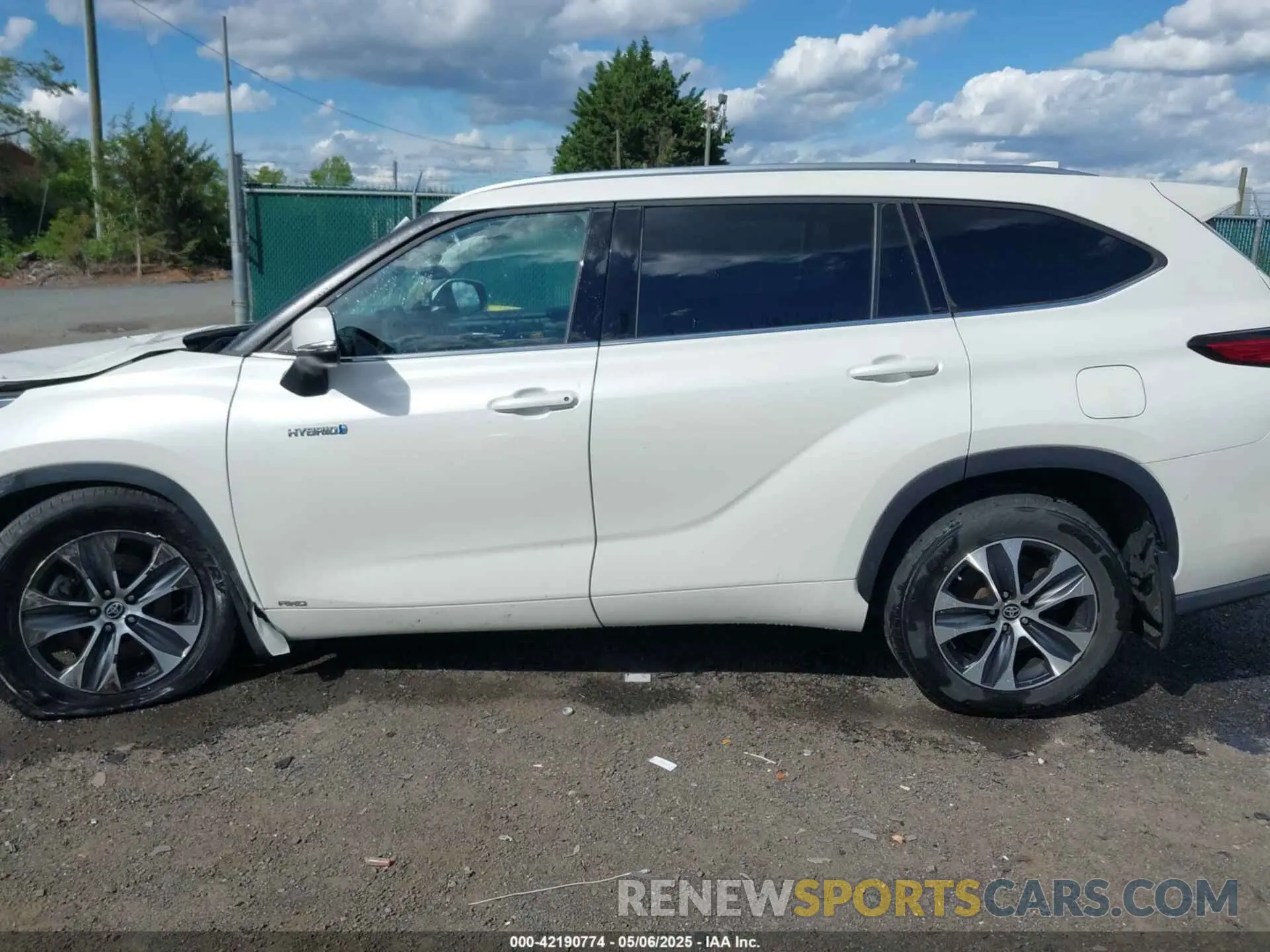 14 Photograph of a damaged car 5TDHBRCH3LS510590 TOYOTA HIGHLANDER 2020