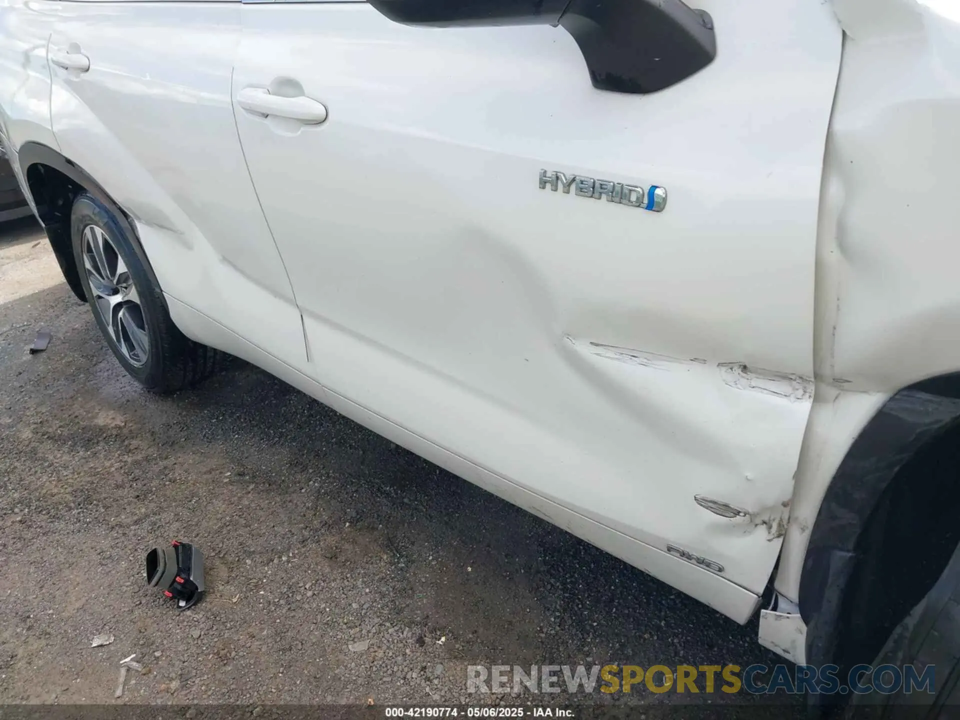 18 Photograph of a damaged car 5TDHBRCH3LS510590 TOYOTA HIGHLANDER 2020