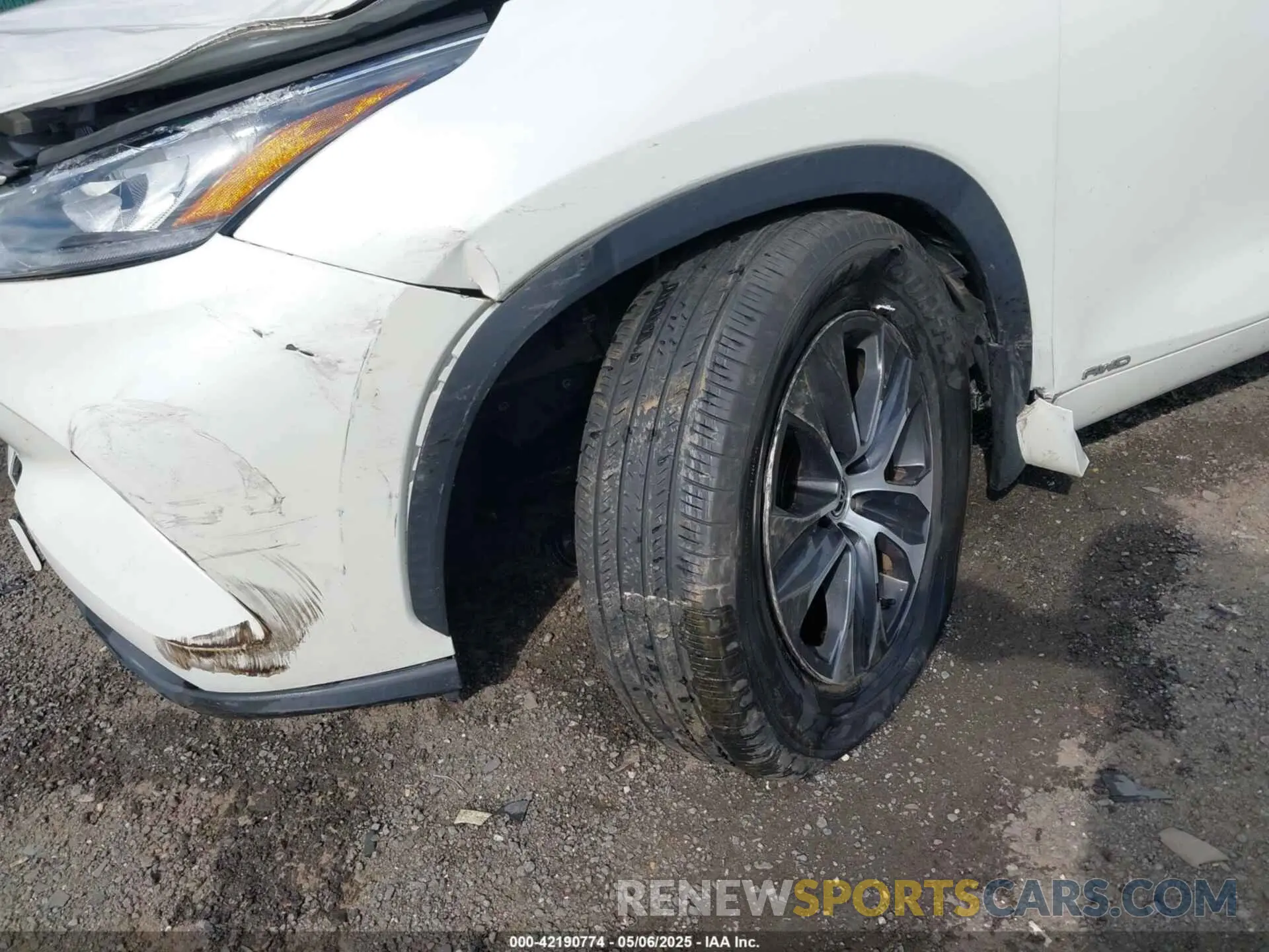 19 Photograph of a damaged car 5TDHBRCH3LS510590 TOYOTA HIGHLANDER 2020