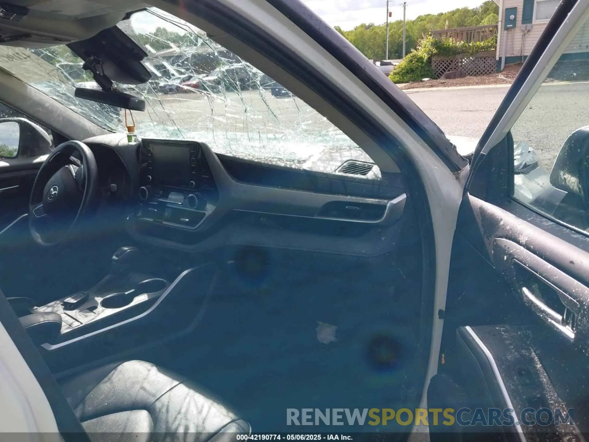 5 Photograph of a damaged car 5TDHBRCH3LS510590 TOYOTA HIGHLANDER 2020