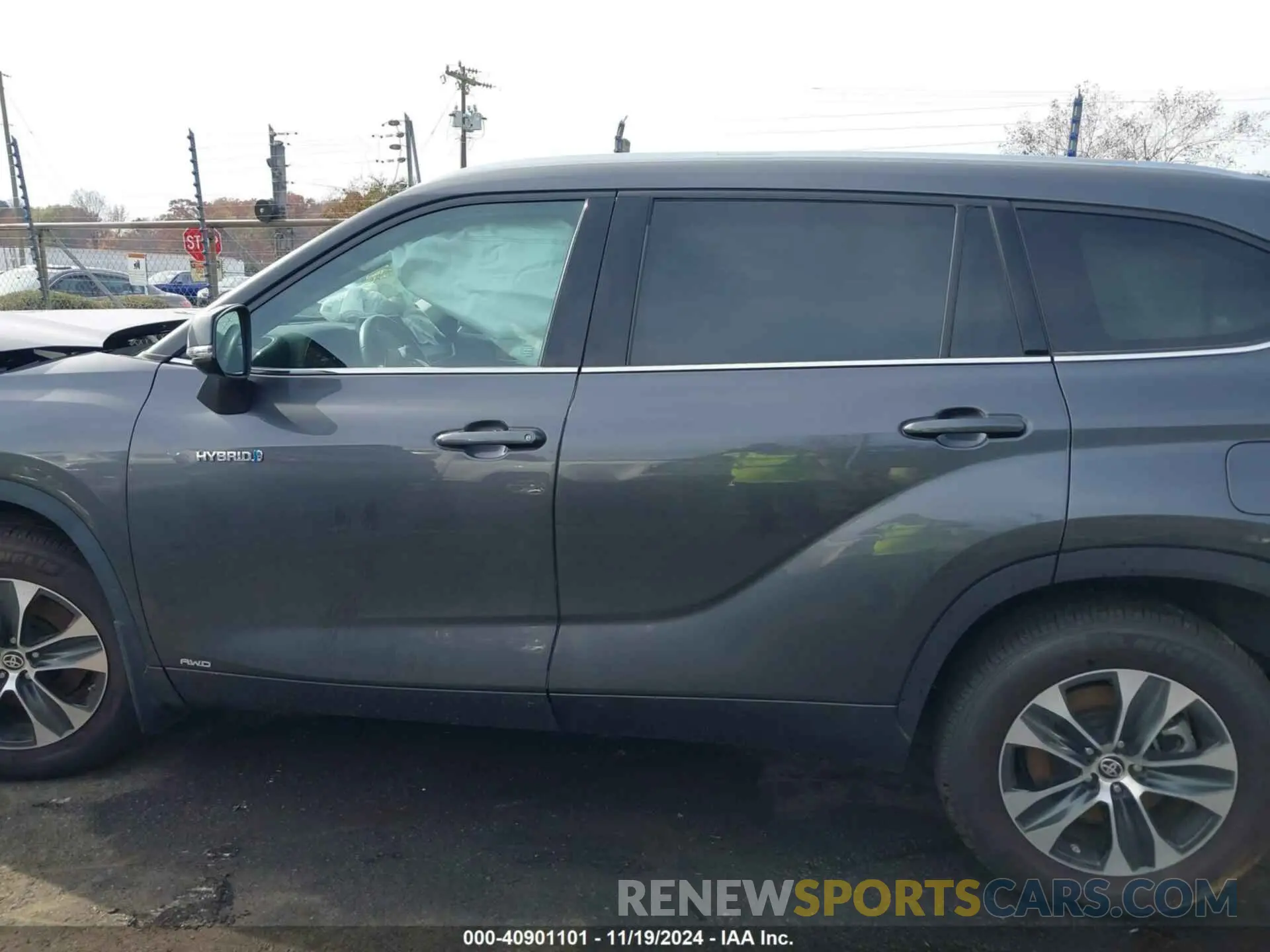 14 Photograph of a damaged car 5TDHBRCH3LS513845 TOYOTA HIGHLANDER 2020