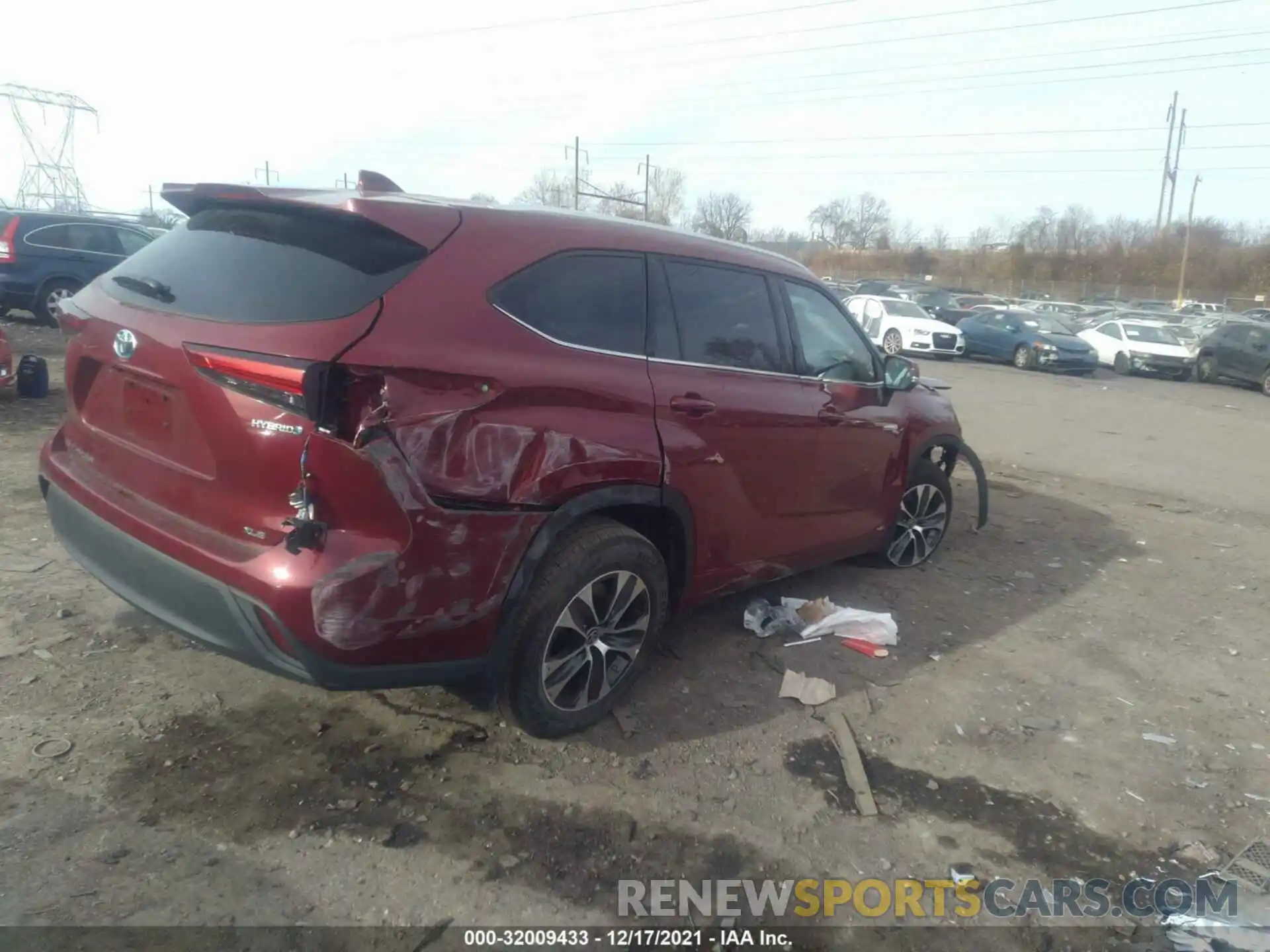 4 Photograph of a damaged car 5TDHBRCH5LS001486 TOYOTA HIGHLANDER 2020