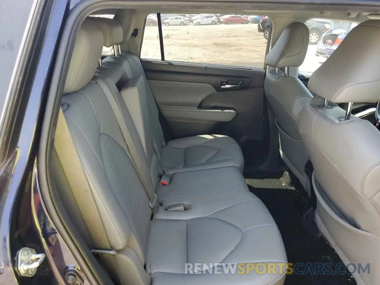 11 Photograph of a damaged car 5TDHBRCH5LS509019 TOYOTA HIGHLANDER 2020