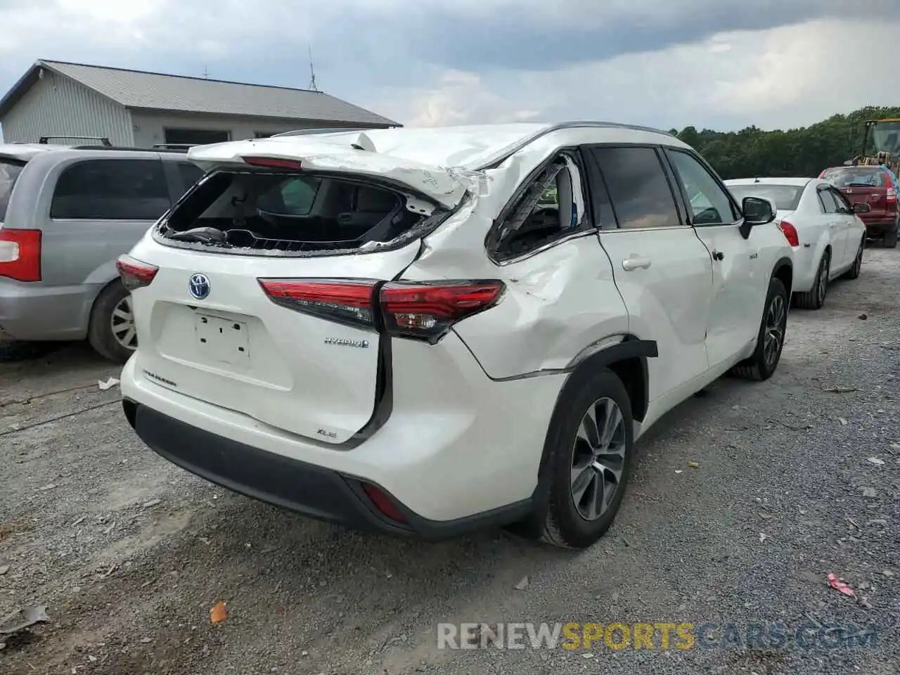 4 Photograph of a damaged car 5TDHBRCH6LS503701 TOYOTA HIGHLANDER 2020