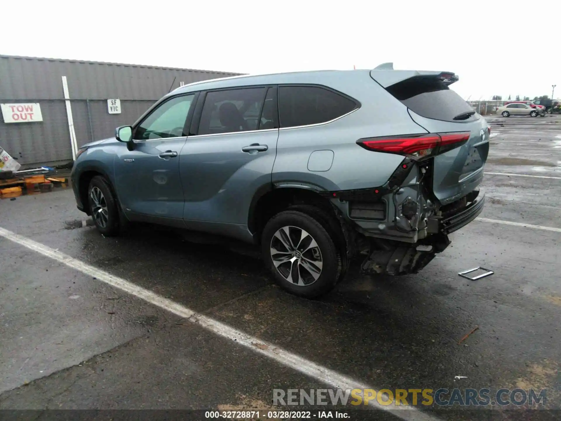 3 Photograph of a damaged car 5TDHBRCH7LS013056 TOYOTA HIGHLANDER 2020