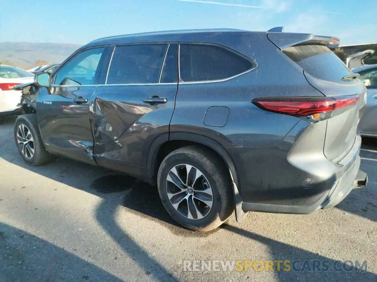 2 Photograph of a damaged car 5TDHBRCH7LS500645 TOYOTA HIGHLANDER 2020