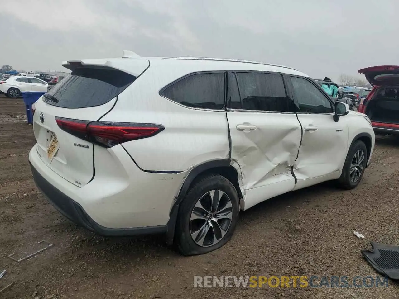 3 Photograph of a damaged car 5TDHBRCH7LS503884 TOYOTA HIGHLANDER 2020