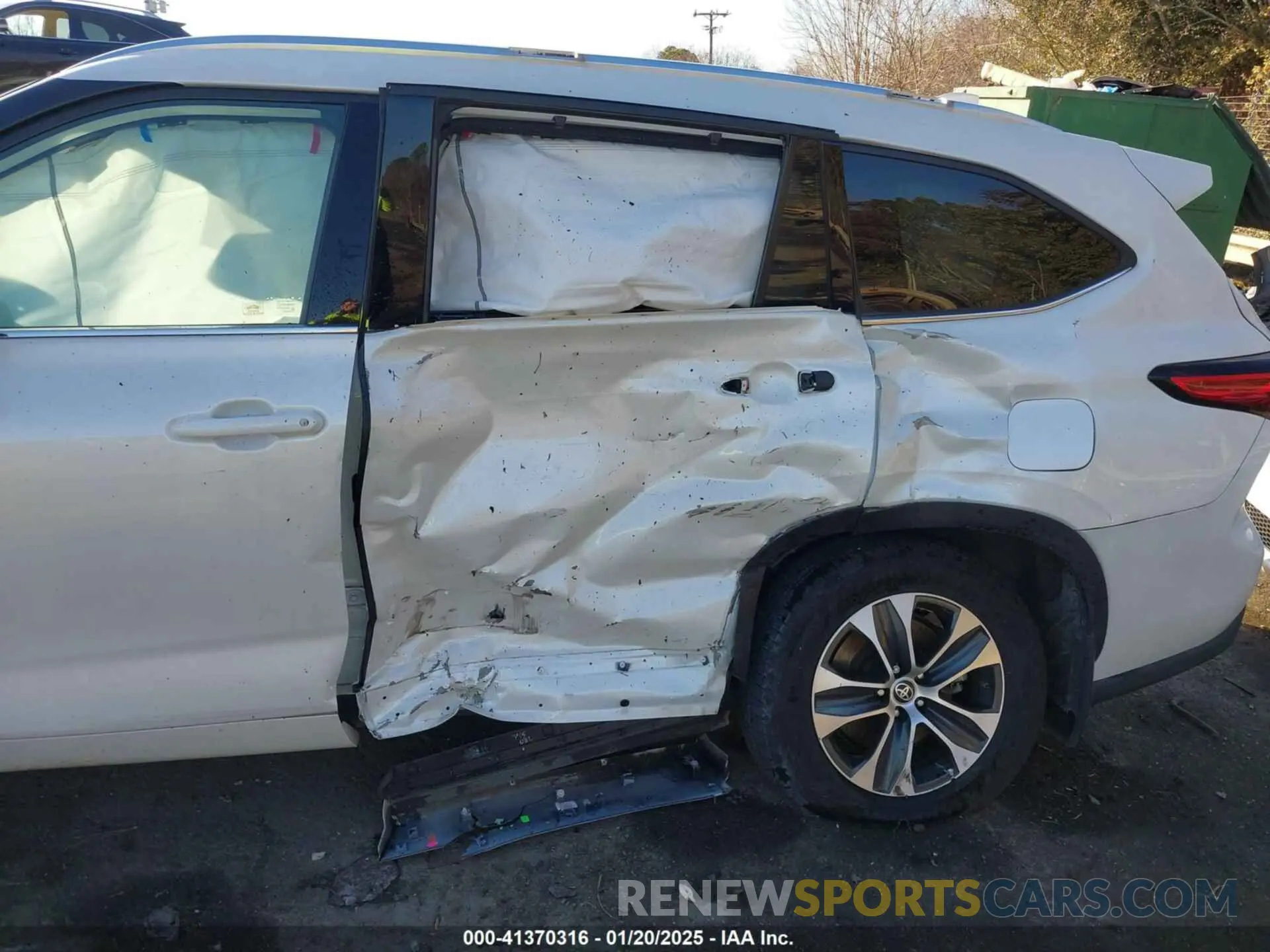18 Photograph of a damaged car 5TDHBRCH7LS509037 TOYOTA HIGHLANDER 2020