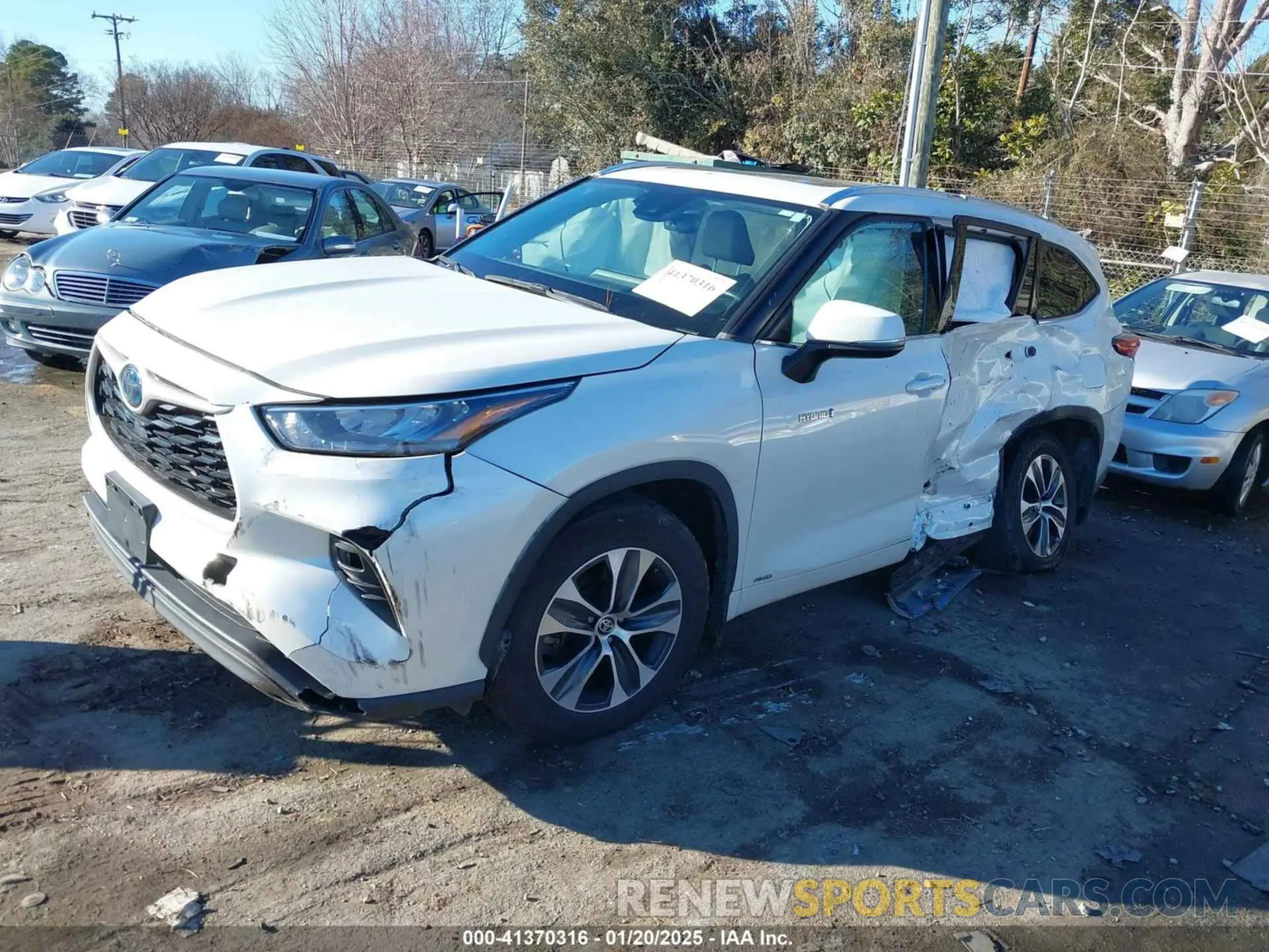 2 Photograph of a damaged car 5TDHBRCH7LS509037 TOYOTA HIGHLANDER 2020