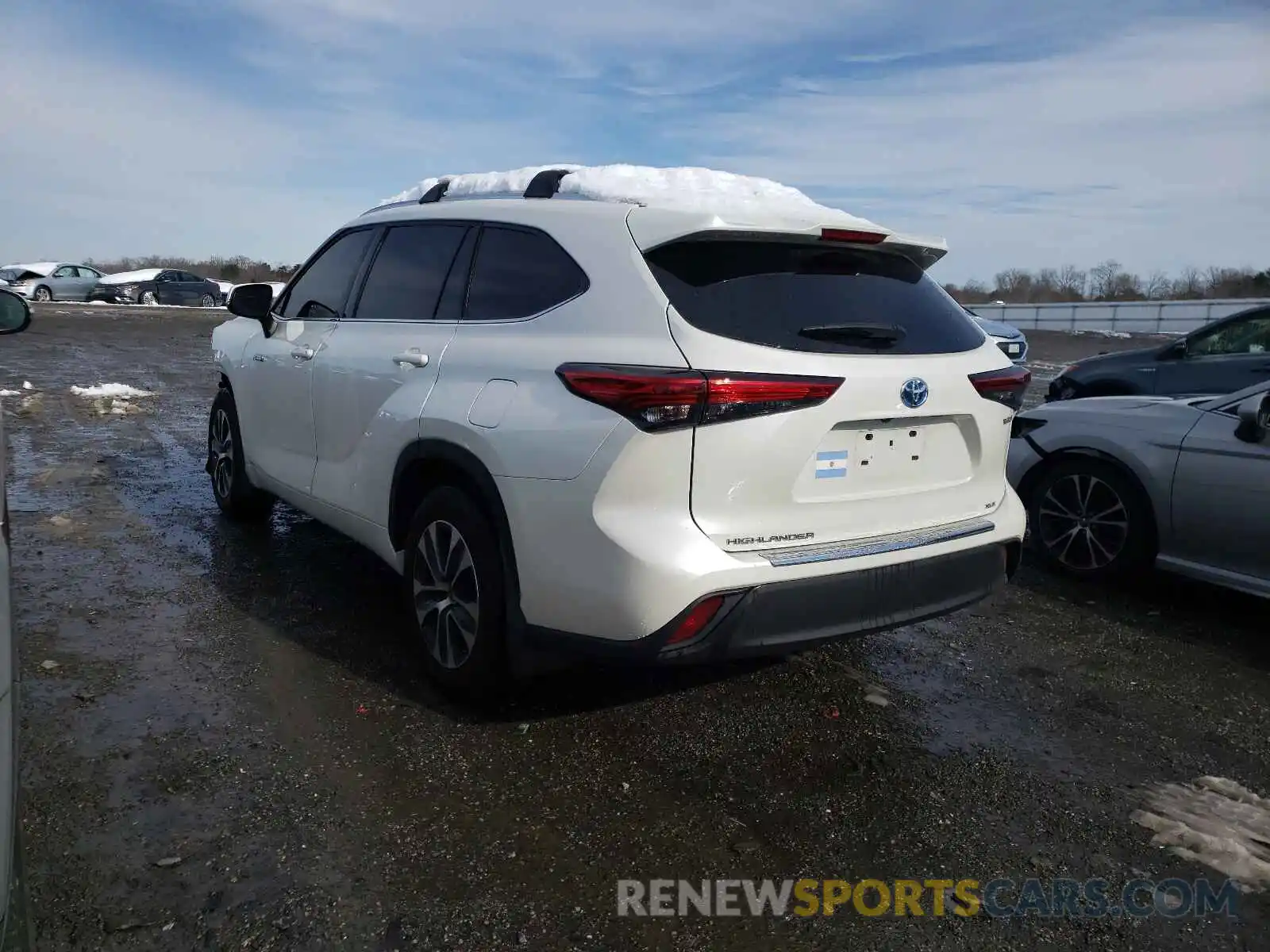 3 Photograph of a damaged car 5TDHBRCH7LS511130 TOYOTA HIGHLANDER 2020