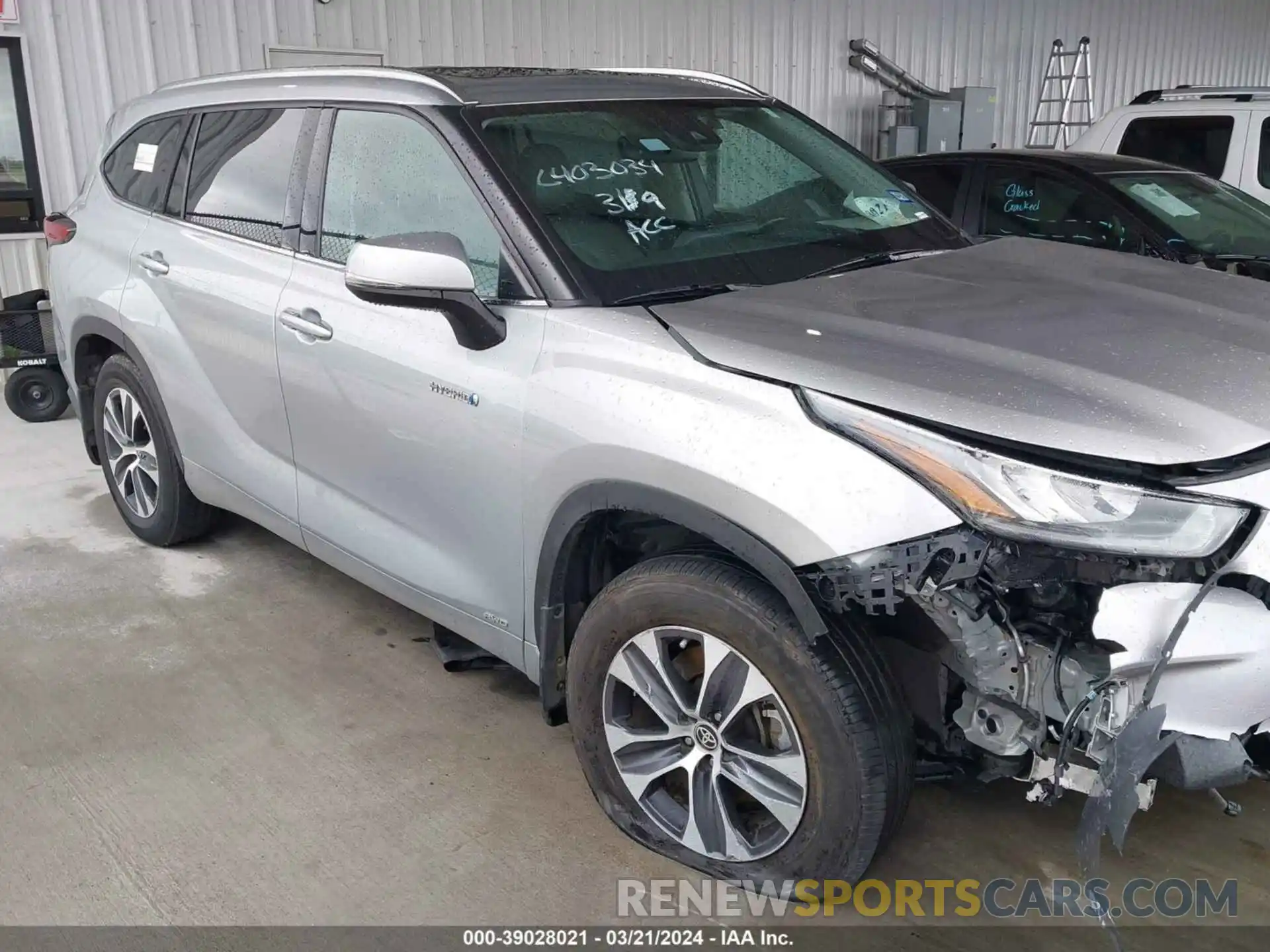 13 Photograph of a damaged car 5TDHBRCH7LS514285 TOYOTA HIGHLANDER 2020