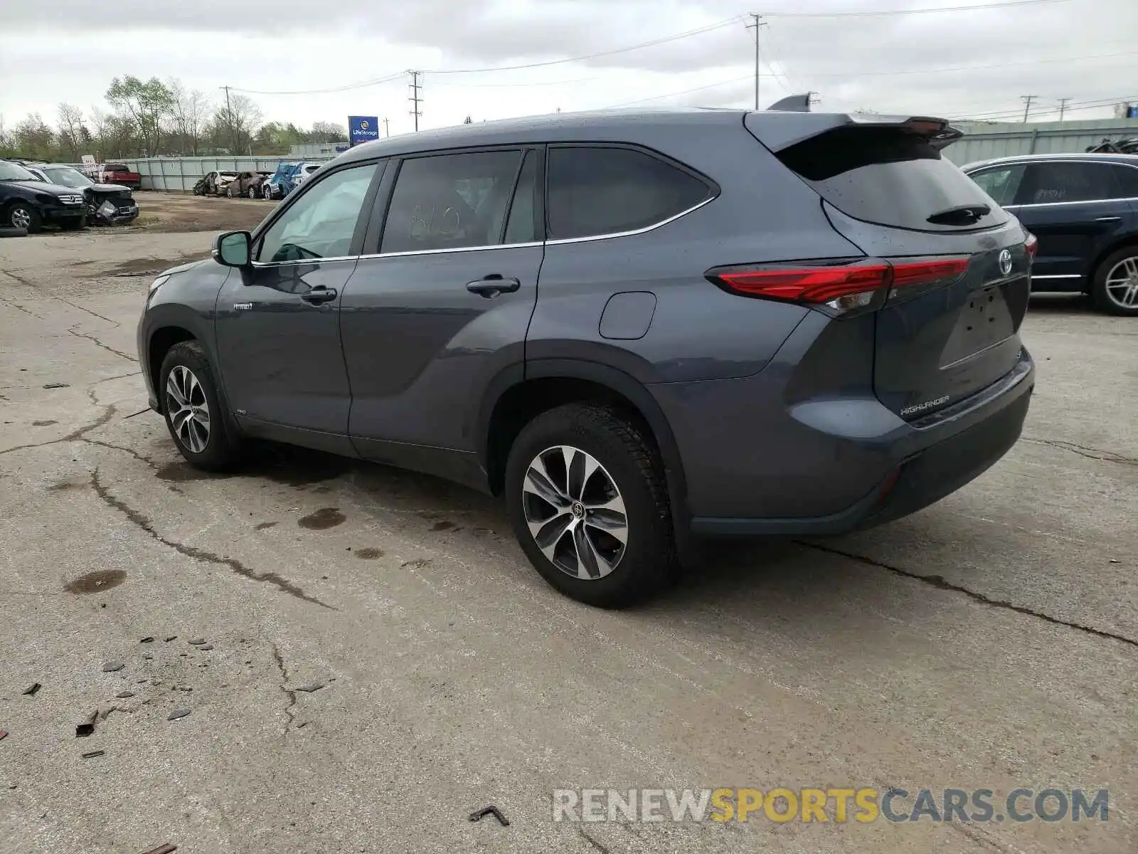 3 Photograph of a damaged car 5TDHBRCH8LS504445 TOYOTA HIGHLANDER 2020