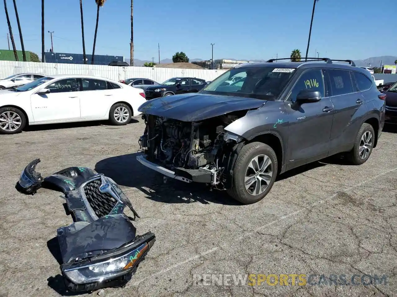 2 Photograph of a damaged car 5TDHBRCH8LS504476 TOYOTA HIGHLANDER 2020