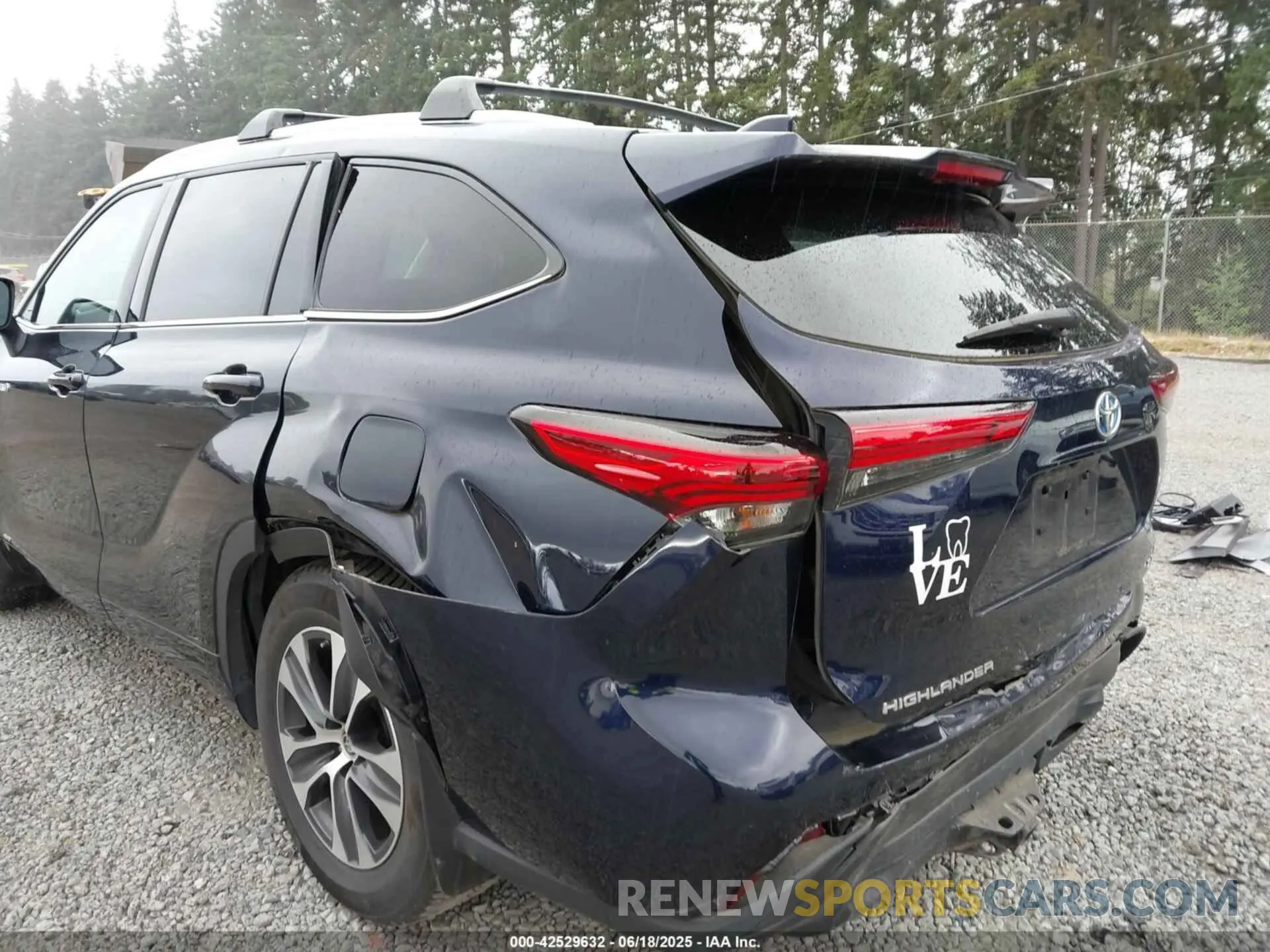 18 Photograph of a damaged car 5TDHBRCH9LS506236 TOYOTA HIGHLANDER 2020