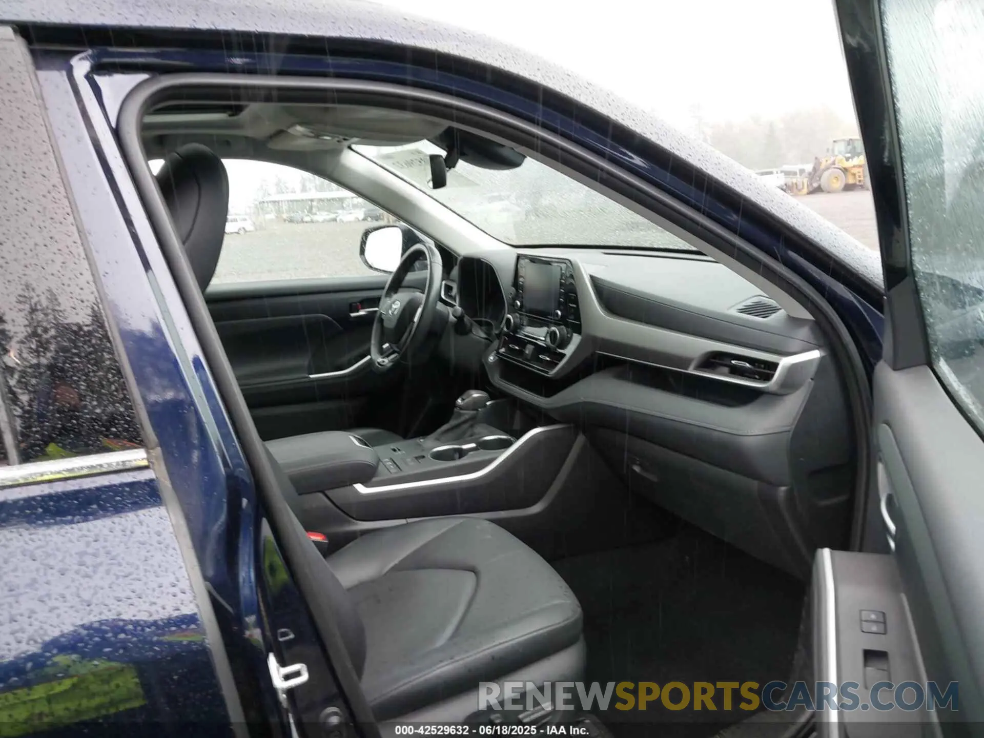 5 Photograph of a damaged car 5TDHBRCH9LS506236 TOYOTA HIGHLANDER 2020