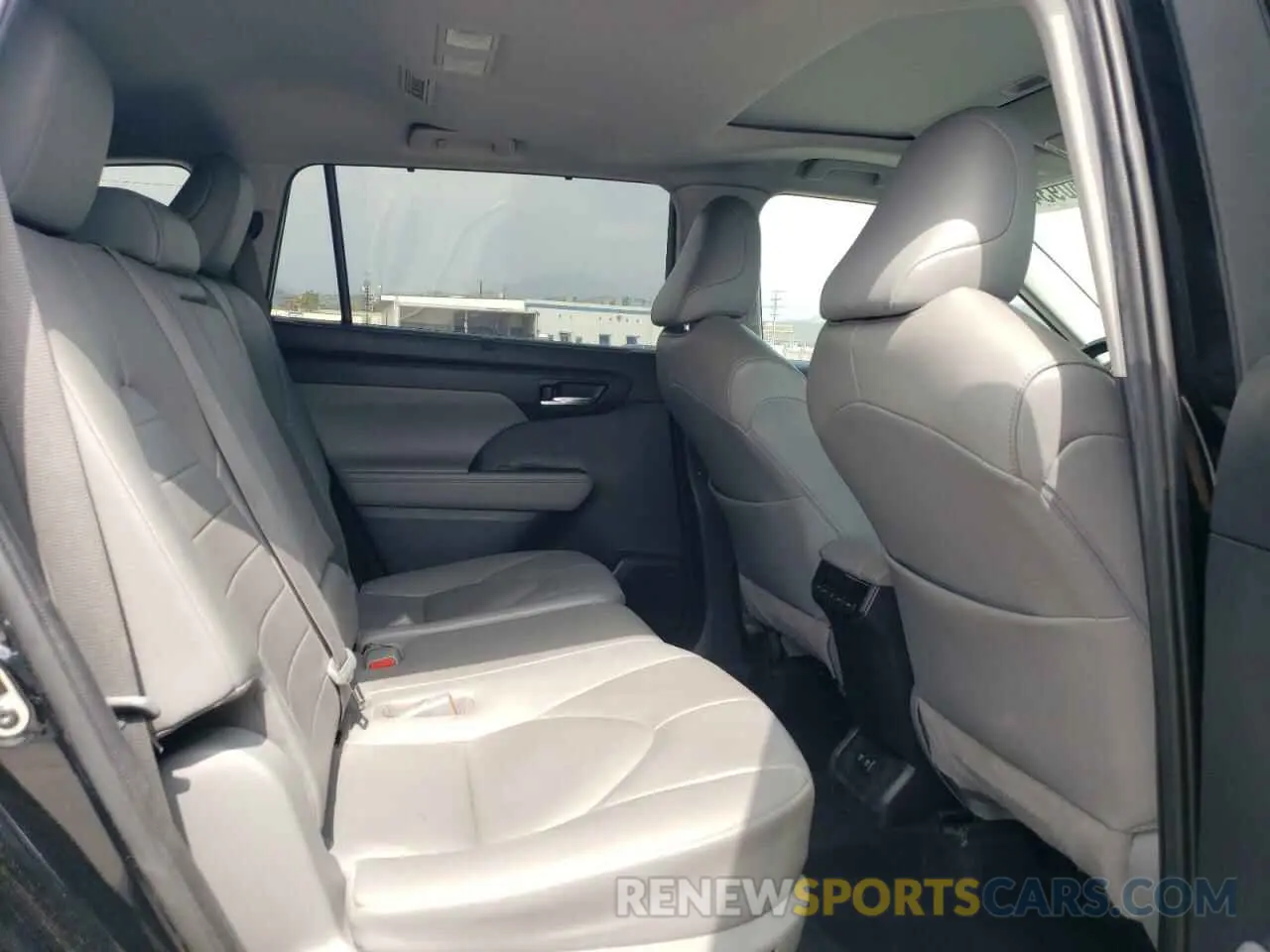 11 Photograph of a damaged car 5TDHBRCHXLS503524 TOYOTA HIGHLANDER 2020